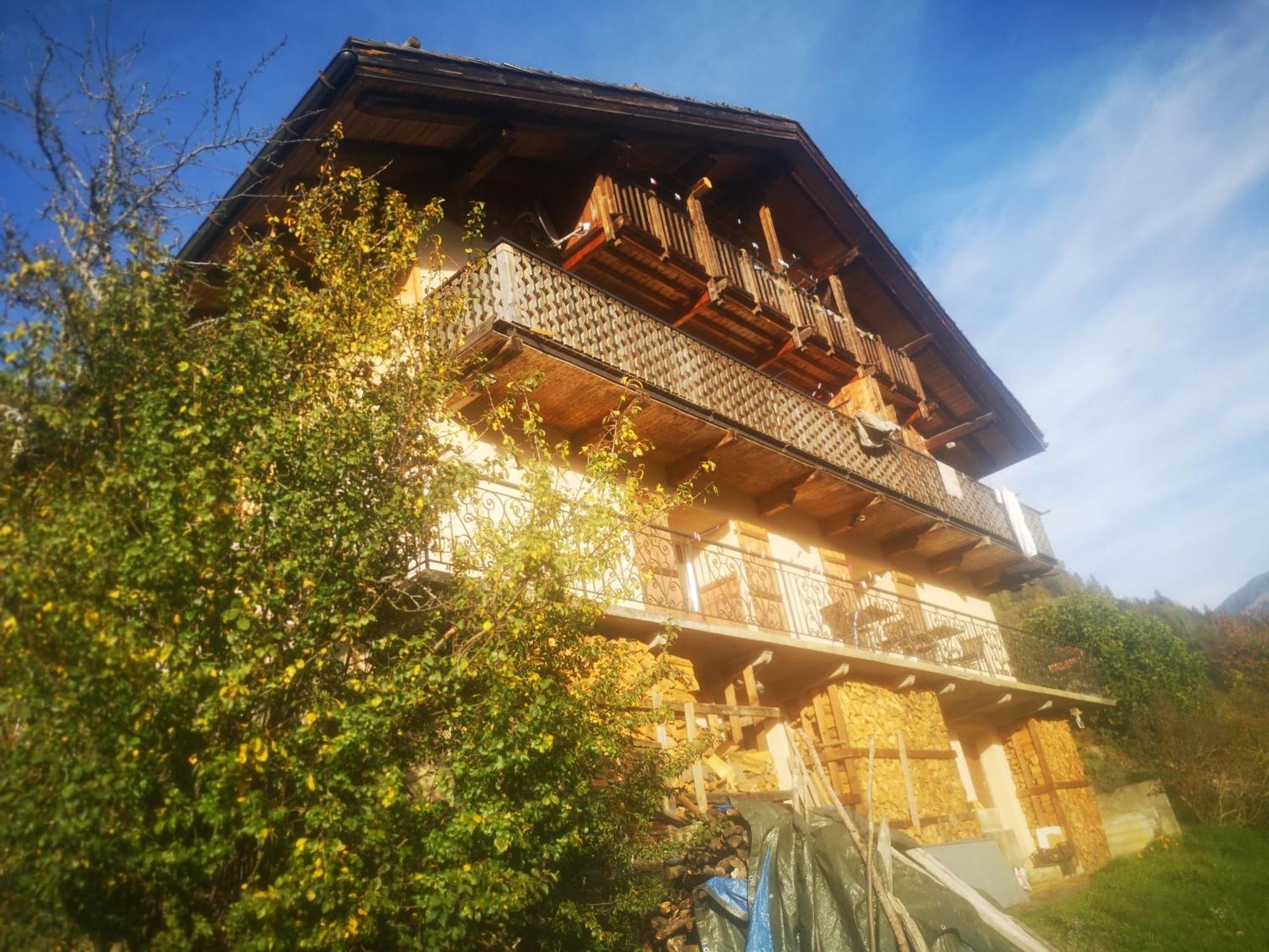 Savoie, Simple Mais Confortable Villard-sur-Doron Exterior photo